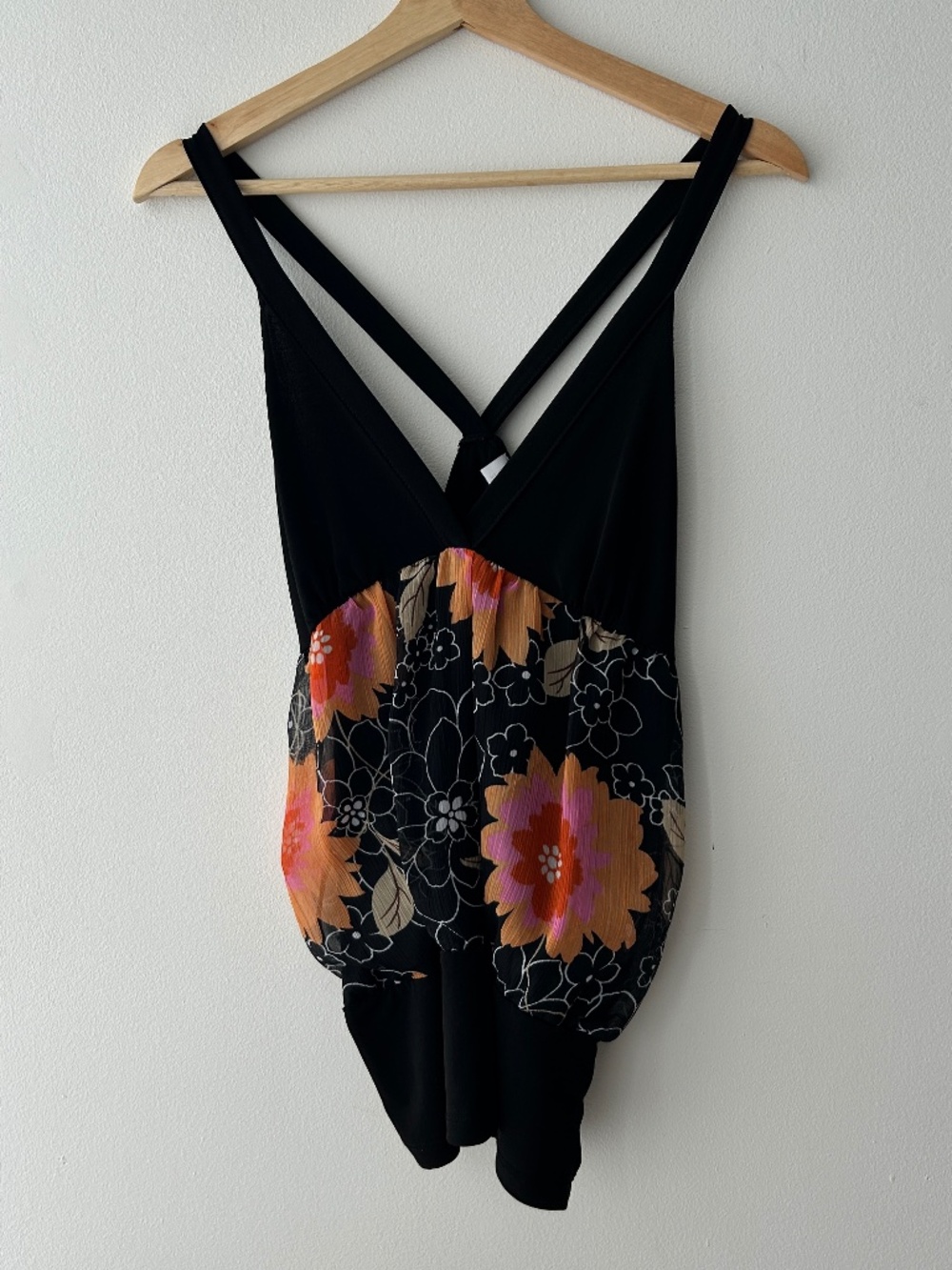 Floral Mesh Tank Top | Suzy Shier